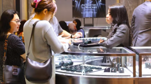 Toko perhiasan di kelapa gading